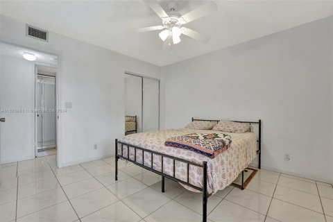 Copropriété à vendre à Tamarac, Floride: 2 chambres, 139.35 m2 № 1291165 - photo 8