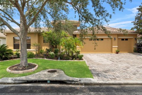 Casa en venta en Kissimmee, Florida, 4 dormitorios, 280.19 m2 № 1323865 - foto 1