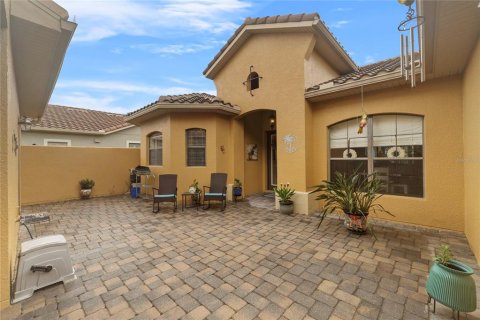 Villa ou maison à vendre à Kissimmee, Floride: 4 chambres, 280.19 m2 № 1323865 - photo 4