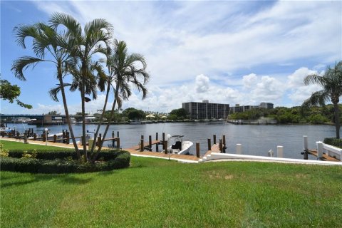 Condo in Deerfield Beach, Florida, 2 bedrooms  № 1183632 - photo 19