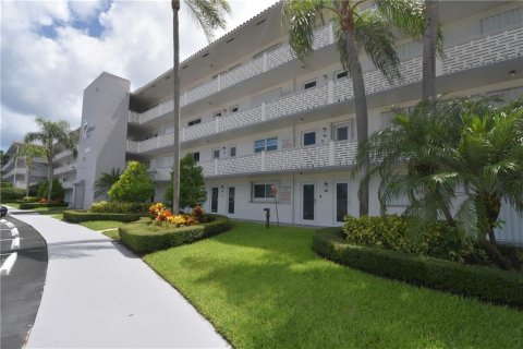 Condo in Deerfield Beach, Florida, 2 bedrooms  № 1183632 - photo 4