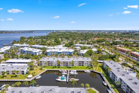 Condo in Stuart, Florida, 2 bedrooms  № 1217297 - photo 3