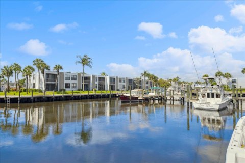 Condo in Stuart, Florida, 2 bedrooms  № 1217297 - photo 28