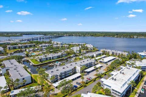 Condo in Stuart, Florida, 2 bedrooms  № 1217297 - photo 6