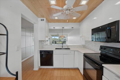 Copropriété à vendre à Stuart, Floride: 2 chambres, 93 m2 № 1217297 - photo 17