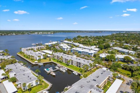 Condo in Stuart, Florida, 2 bedrooms  № 1217297 - photo 2