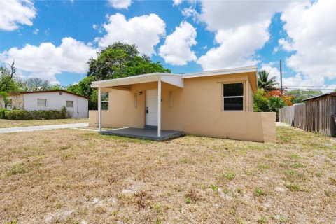 Villa ou maison à vendre à Fort Lauderdale, Floride: 2 chambres, 66.89 m2 № 1217336 - photo 11