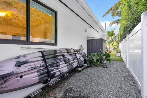 Casa en venta en North Miami, Florida, 4 dormitorios, 255.76 m2 № 1007619 - foto 15