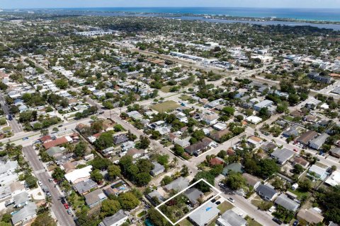 Villa ou maison à vendre à Lake Worth, Floride: 2 chambres, 109.81 m2 № 1081477 - photo 3