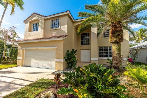 House in Weston, Florida 4 bedrooms, 247.96 sq.m. № 1081079 - photo 2