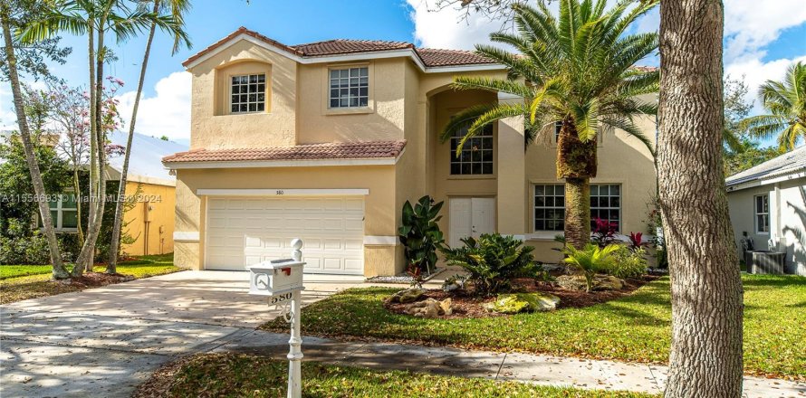House in Weston, Florida 4 bedrooms, 247.96 sq.m. № 1081079