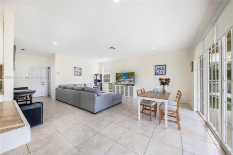 Casa en venta en Weston, Florida, 4 dormitorios, 247.96 m2 № 1081079 - foto 15