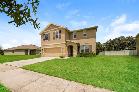 Villa ou maison à vendre à Zephyrhills, Floride: 4 chambres, 232.26 m2 № 1349798 - photo 2