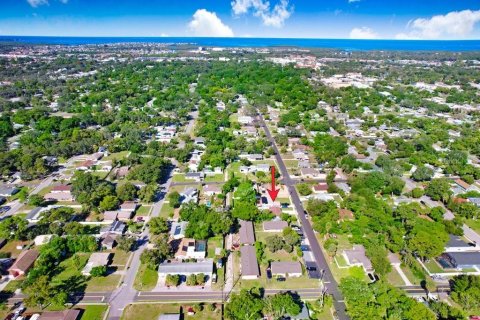 House in New Port Richey, Florida 3 bedrooms, 137.68 sq.m. № 1377916 - photo 16