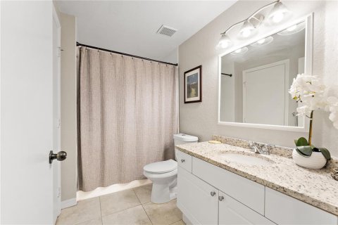 Copropriété à vendre à Sarasota, Floride: 2 chambres, 108.14 m2 № 1377846 - photo 25