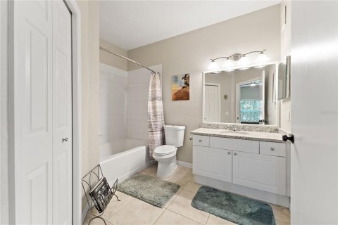 Copropriété à vendre à Sarasota, Floride: 2 chambres, 108.14 m2 № 1377846 - photo 19