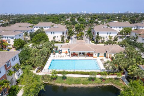 Touwnhouse à vendre à Pompano Beach, Floride: 3 chambres, 148.46 m2 № 1179445 - photo 2