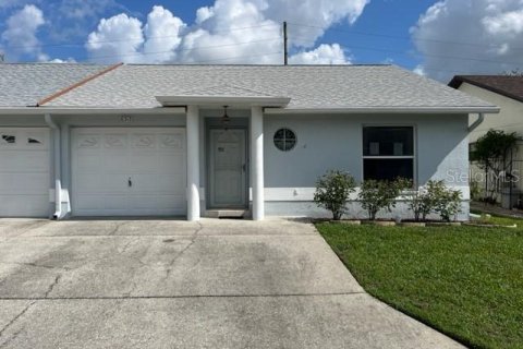 House in New Port Richey, Florida 2 bedrooms, 91.42 sq.m. № 1296949 - photo 1