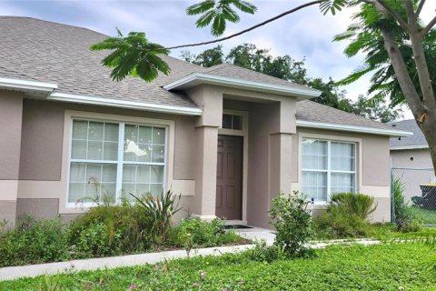 Villa ou maison à vendre à Kissimmee, Floride: 3 chambres, 166.76 m2 № 1261935 - photo 4