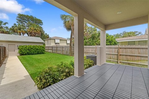 Townhouse in Tampa, Florida 3 bedrooms, 199.37 sq.m. № 1340886 - photo 23