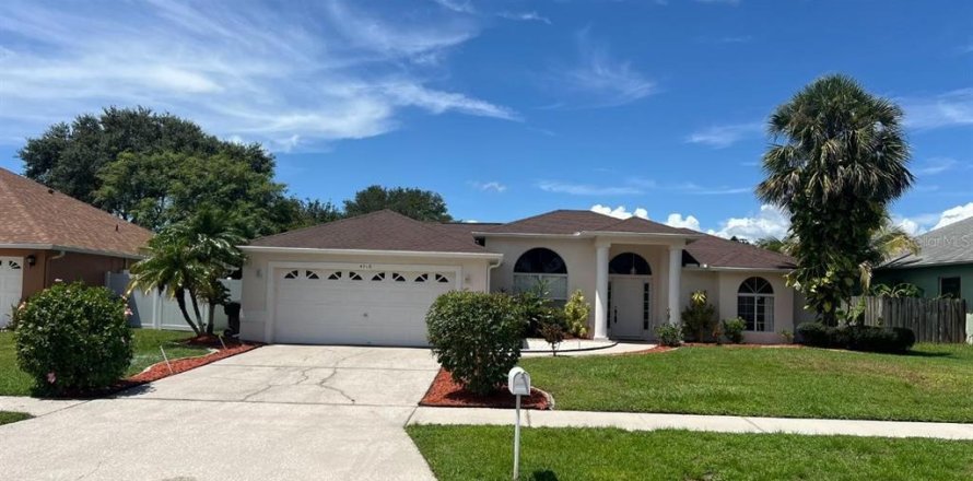 Casa en Saint Cloud, Florida 3 dormitorios, 110.46 m2 № 1340927