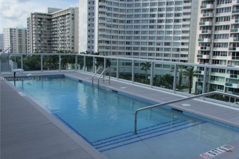 Hotel en venta en Miami Beach, Florida, 1 dormitorio, 41.81 m2 № 151449 - foto 15