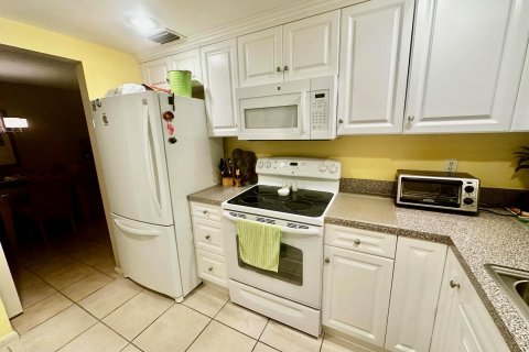 Condominio en venta en Palm Springs, Florida, 2 dormitorios, 89 m2 № 892329 - foto 15