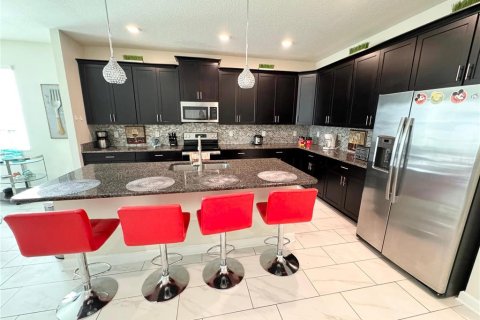 Casa en venta en Kissimmee, Florida, 6 dormitorios, 305.74 m2 № 1280282 - foto 10