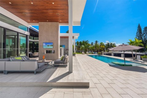 Villa ou maison à vendre à Lighthouse Point, Floride: 3 chambres, 290.04 m2 № 737828 - photo 3