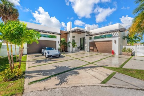 Villa ou maison à vendre à Lighthouse Point, Floride: 3 chambres, 290.04 m2 № 737828 - photo 4