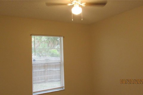 House in Saint Petersburg, Florida 4 bedrooms, 106.84 sq.m. № 1337882 - photo 7