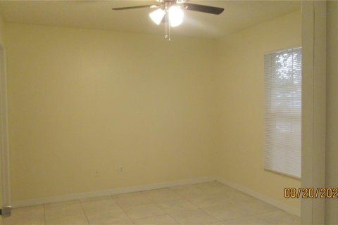 House in Saint Petersburg, Florida 4 bedrooms, 106.84 sq.m. № 1337882 - photo 17