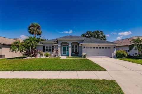 House in Bradenton, Florida 4 bedrooms, 179.21 sq.m. № 1389481 - photo 3