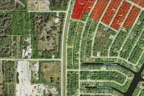 Immobilier commercial à vendre à Port Charlotte, Floride № 25722 - photo 2