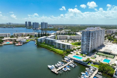 Condo in Aventura, Florida, 2 bedrooms  № 1318859 - photo 3