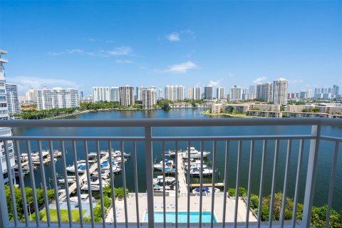 Condo in Aventura, Florida, 2 bedrooms  № 1318859 - photo 6