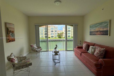 Condo in St. Lucie, Florida, 2 bedrooms  № 1221852 - photo 26