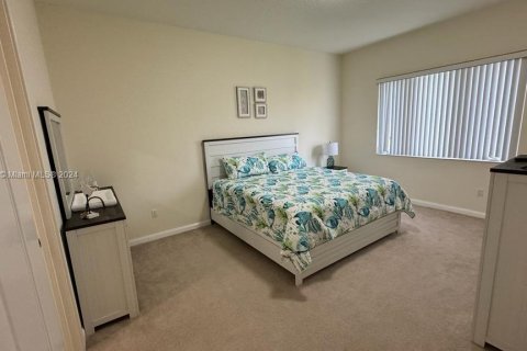 Condo in St. Lucie, Florida, 2 bedrooms  № 1221852 - photo 11