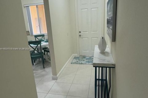 Condo in St. Lucie, Florida, 2 bedrooms  № 1221852 - photo 7