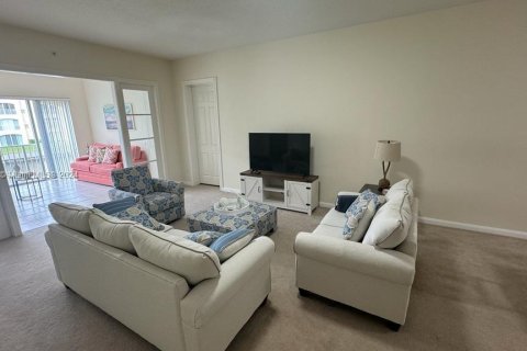 Condo in St. Lucie, Florida, 2 bedrooms  № 1221852 - photo 2