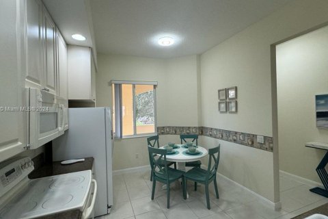 Condo in St. Lucie, Florida, 2 bedrooms  № 1221852 - photo 9