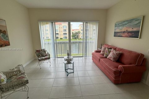 Condo in St. Lucie, Florida, 2 bedrooms  № 1221852 - photo 6