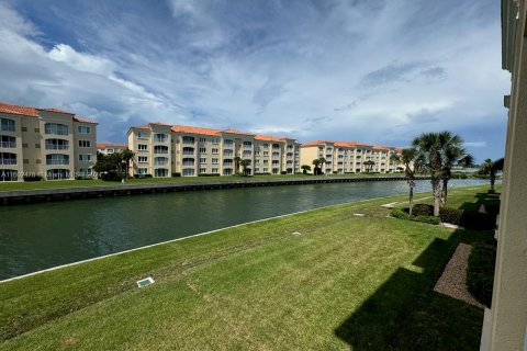 Condo in St. Lucie, Florida, 2 bedrooms  № 1221852 - photo 24