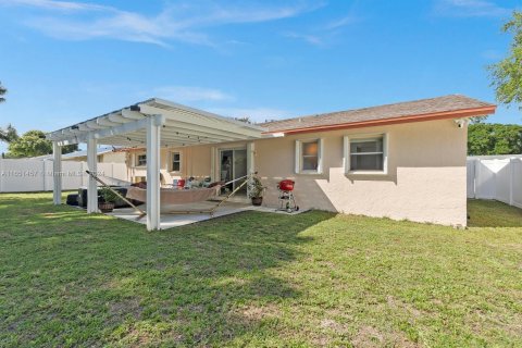 Villa ou maison à vendre à St. Lucie, Floride: 3 chambres, 101.82 m2 № 1333641 - photo 8