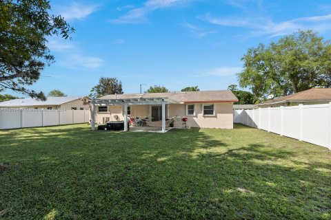 Villa ou maison à vendre à St. Lucie, Floride: 3 chambres, 101.82 m2 № 1333641 - photo 6