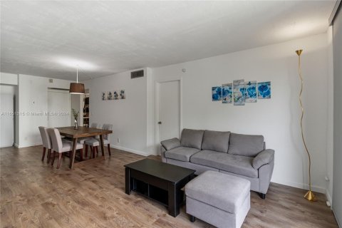 Condo in Aventura, Florida, 2 bedrooms  № 1333481 - photo 3