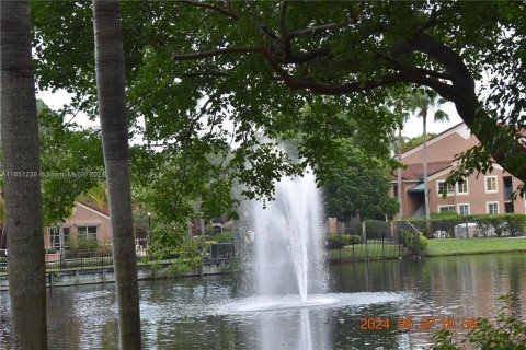 Condominio en venta en Coconut Creek, Florida, 2 dormitorios, 89.84 m2 № 1333638 - foto 5