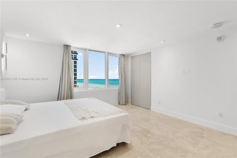 Condo in Miami Beach, Florida, 2 bedrooms  № 1333205 - photo 14