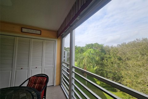 Condo in Deerfield Beach, Florida, 2 bedrooms  № 949963 - photo 27