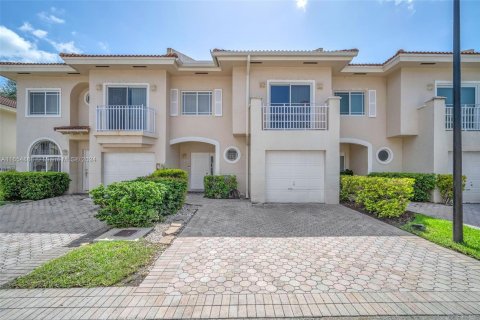 Adosado en venta en Miami, Florida, 3 dormitorios, 149.57 m2 № 1352182 - foto 2